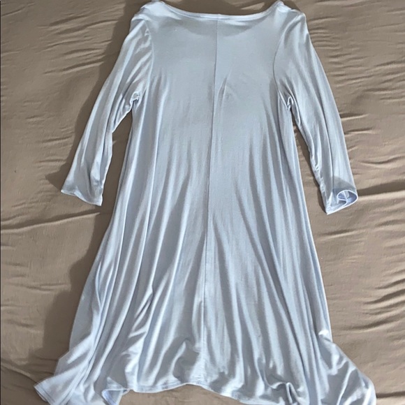 A junior dress - Picture 2 of 5